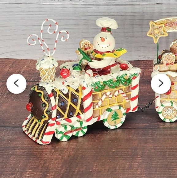 AMAZING Christmas Gingerbread Train. Engine and two carriages EUC - Picture 2 of 6